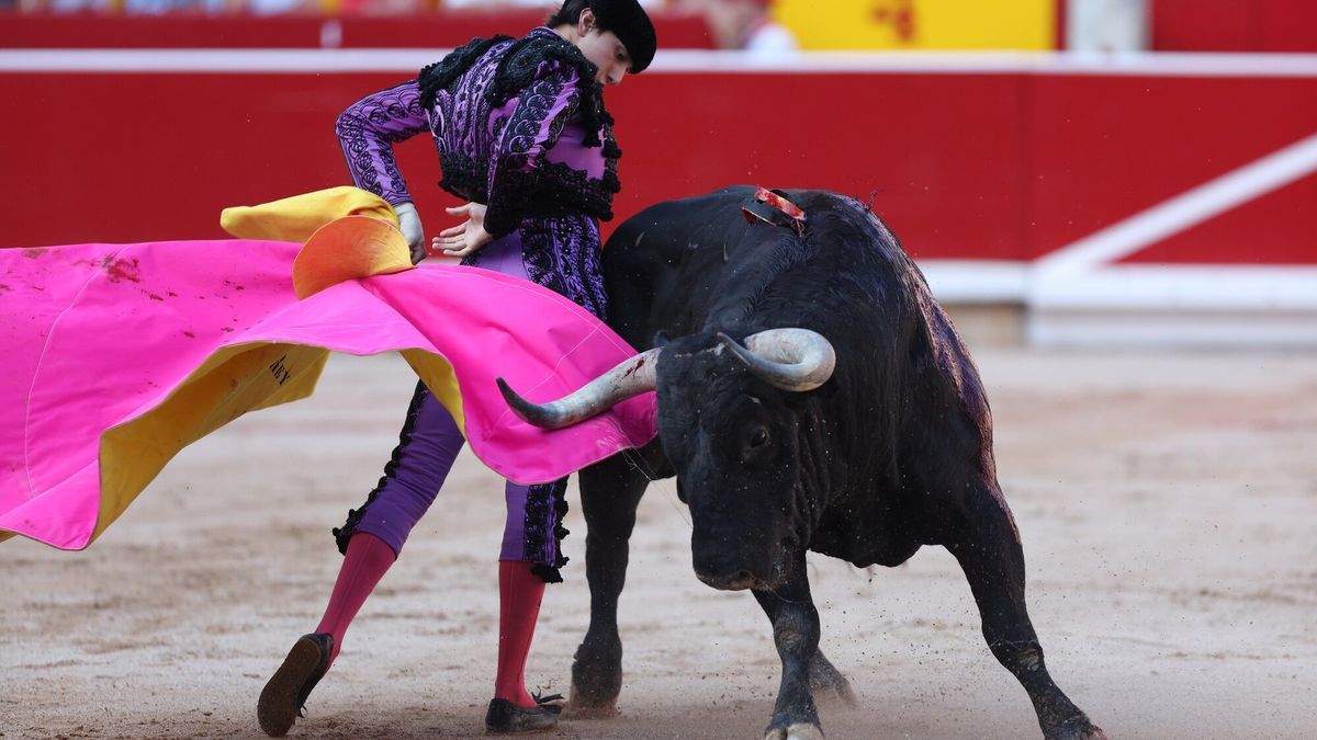 Roca Rey, ante uno de sus toros