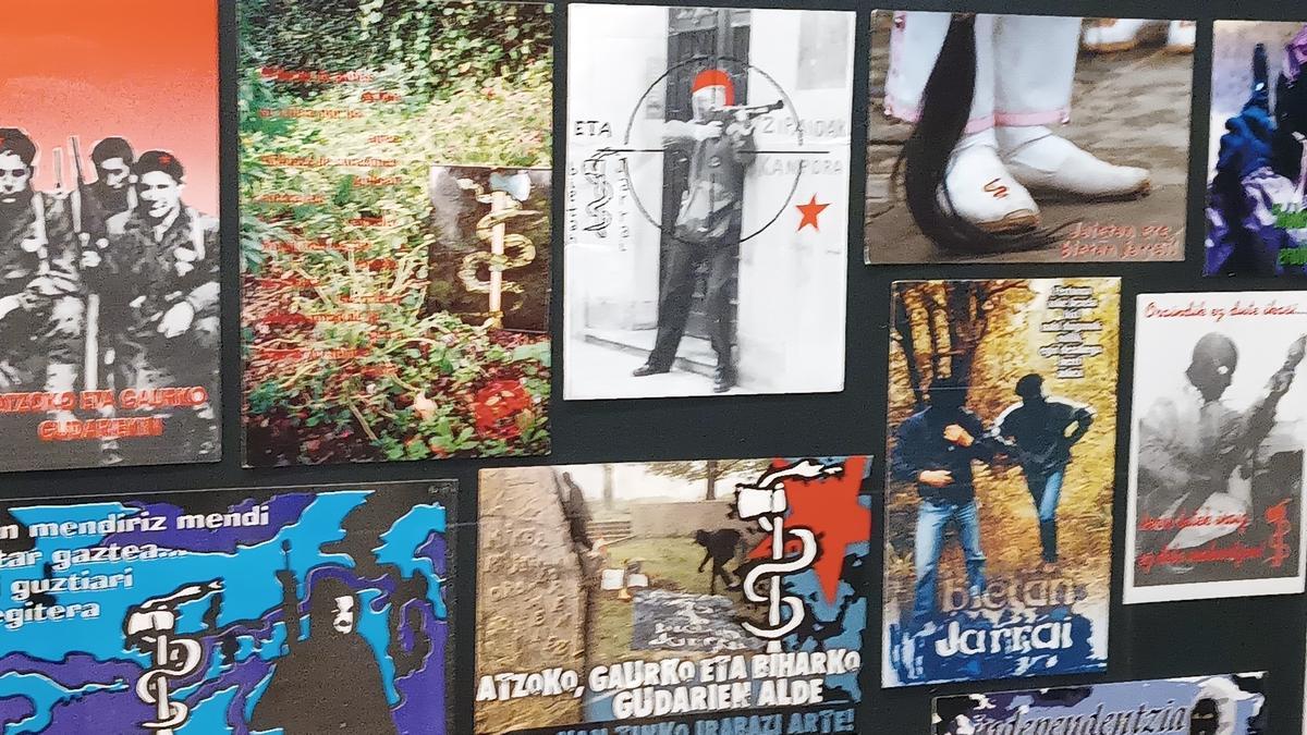 Imagen de algunas de las 600 pegatinas.