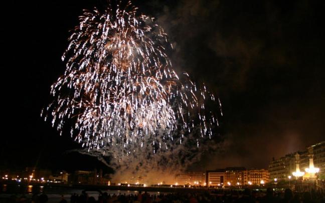 Pyro Show, en 2006, es la única participación ucraniana en el Concurso Internacional de Fuegos Artificiales de Donostia. Pyro Show, en 2006, es la única participación ucraniana en el Concurso Internacional de Fuegos Artificiales de Donostia.