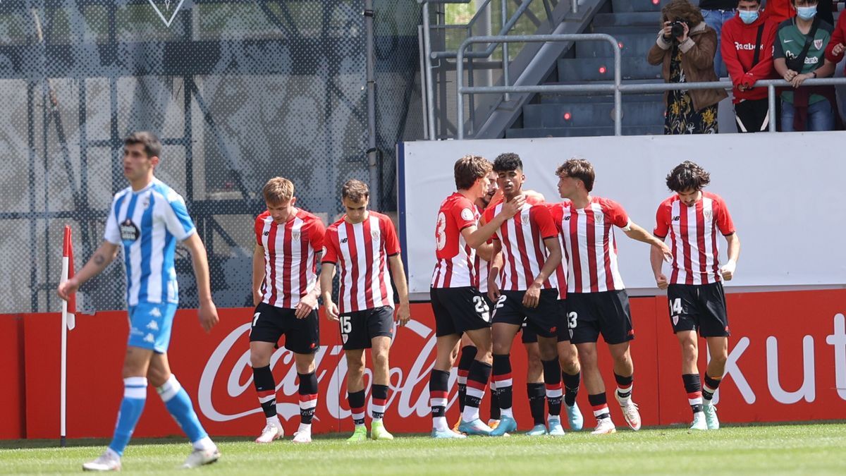 Los jugadores del Bilbao Athletic celebrando un gol.