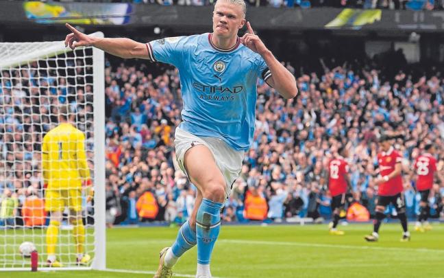 El noruego Erling Haaland celebra uno de sus tres goles en el derbi de Manchester. | FOTO: EUROPA PRESS El noruego Erling Haaland celebra uno de sus tres goles en el derbi de Manchester. | FOTO: EUROPA PRESS