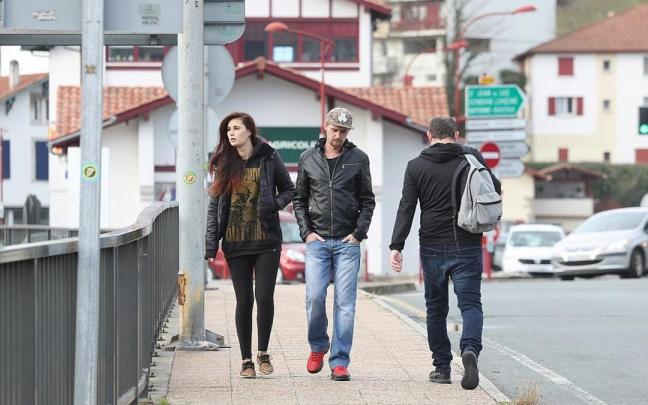 Libre tr&aacute;nsito en el puente de Behobia, este jueves, sin presencial policial.