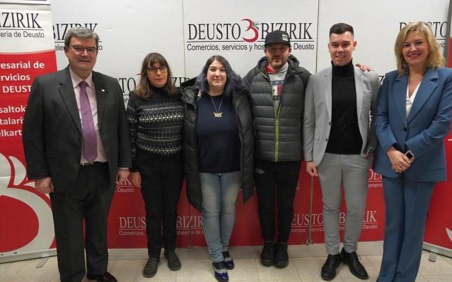 El concurso de escaparates de Deusto destaca el trabajo de Malda Bikes, Inmogar, Afede y Tus Pasos