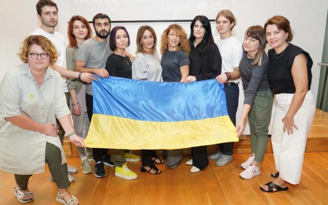 La compañía ucraniana con Nerea Lupardo en la rueda de prensa