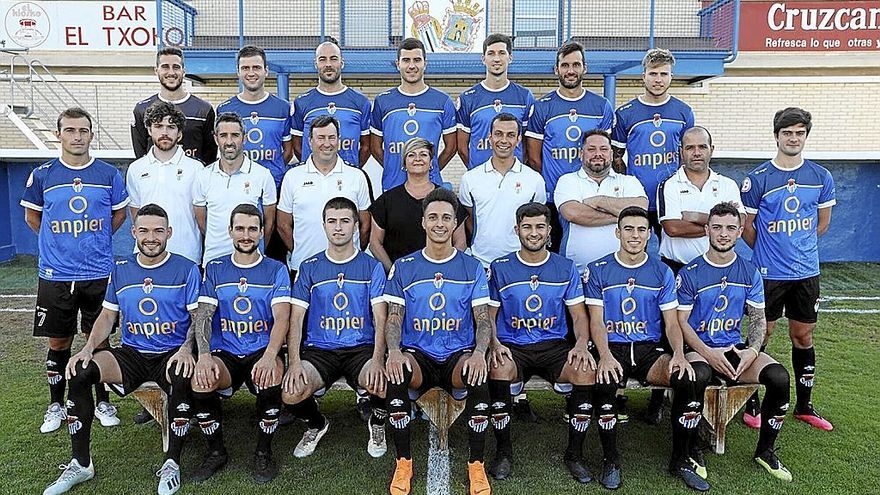 La plantilla de la Peña Sport, posando en la presentación de ayer en Tafalla.