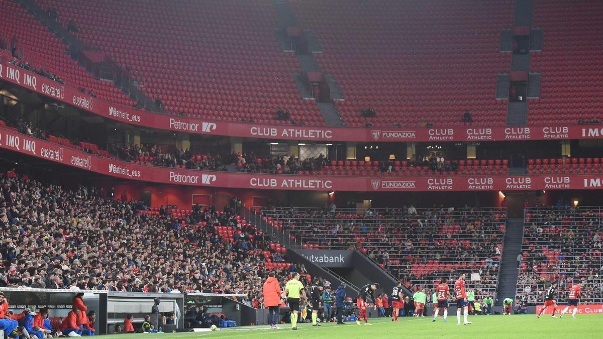Apenas 17.500 espectadores se animaron a disfrutar del Athletic - Chivas.