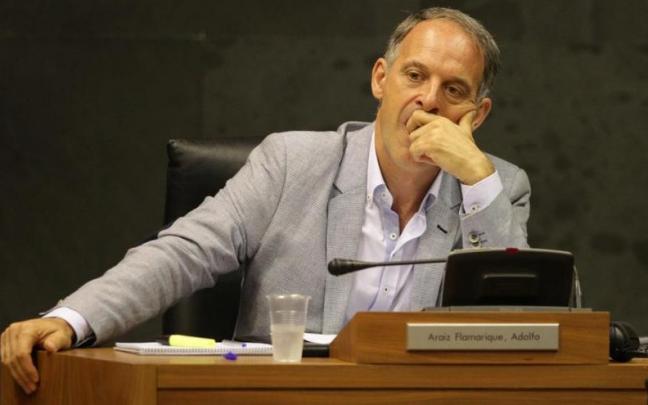 Adolfo Araiz, de EH Bildu, en el salón de plenos