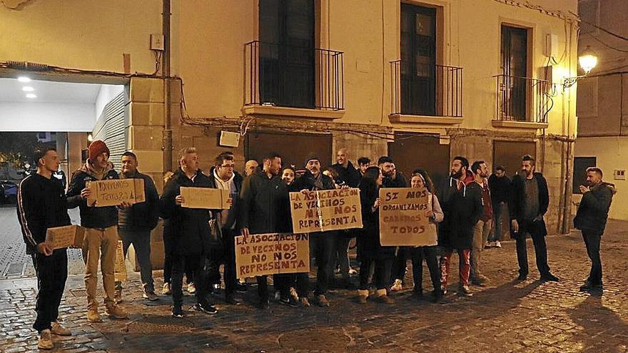 Propietarios de los bares en su concentración.