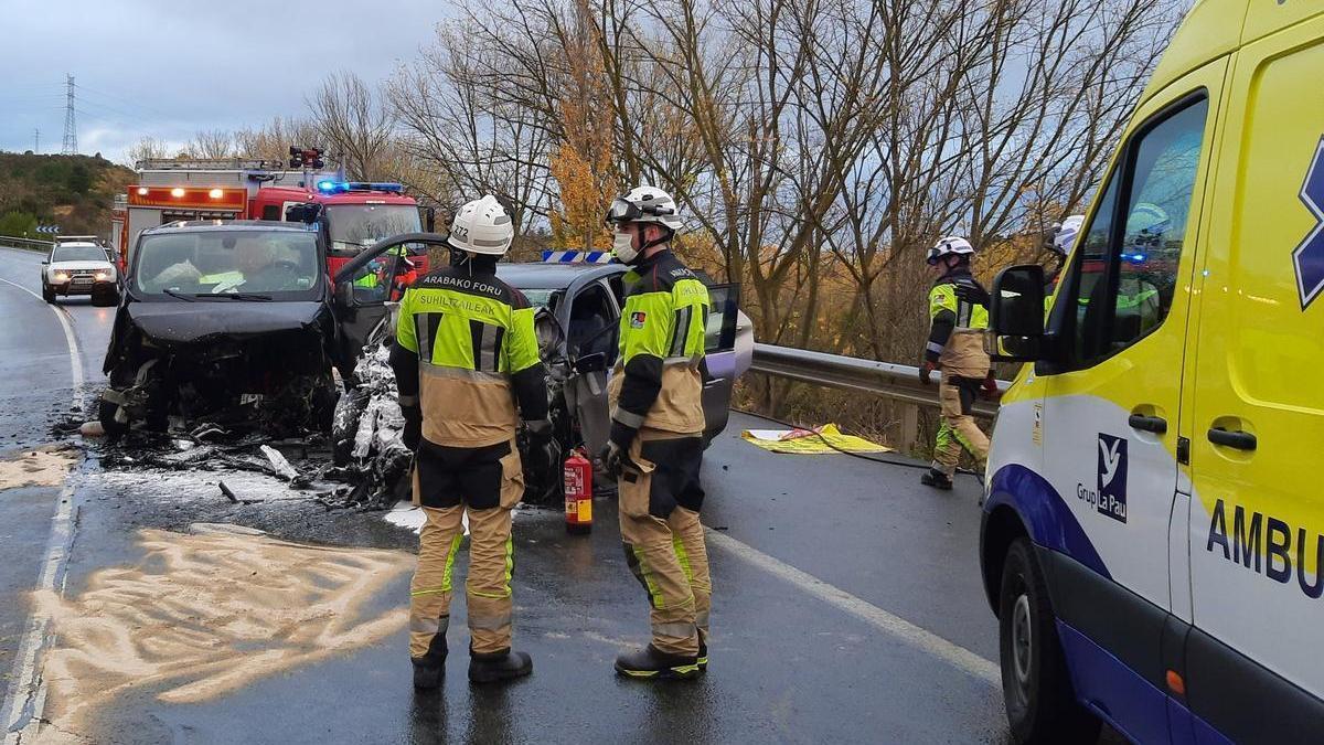 El trágico siniestro se ha registrado minutos antes de las ocho de esta mañana en la carretera N-124 a su paso por la localidad de Labastida