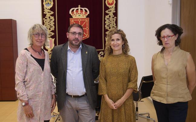 El presidente del Parlamento de Navarra recibe a la Asociación de Familiares de Alzheimer (AFAN)