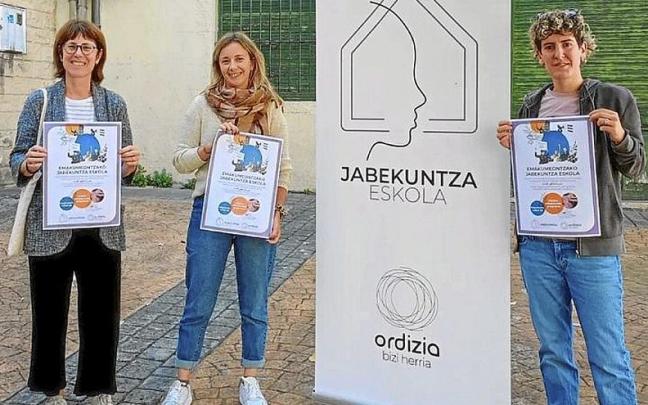 Presentaci&oacute;n de la Escuela de Empoderamiento. | FOTO: AYTO. DE ORDIZIA