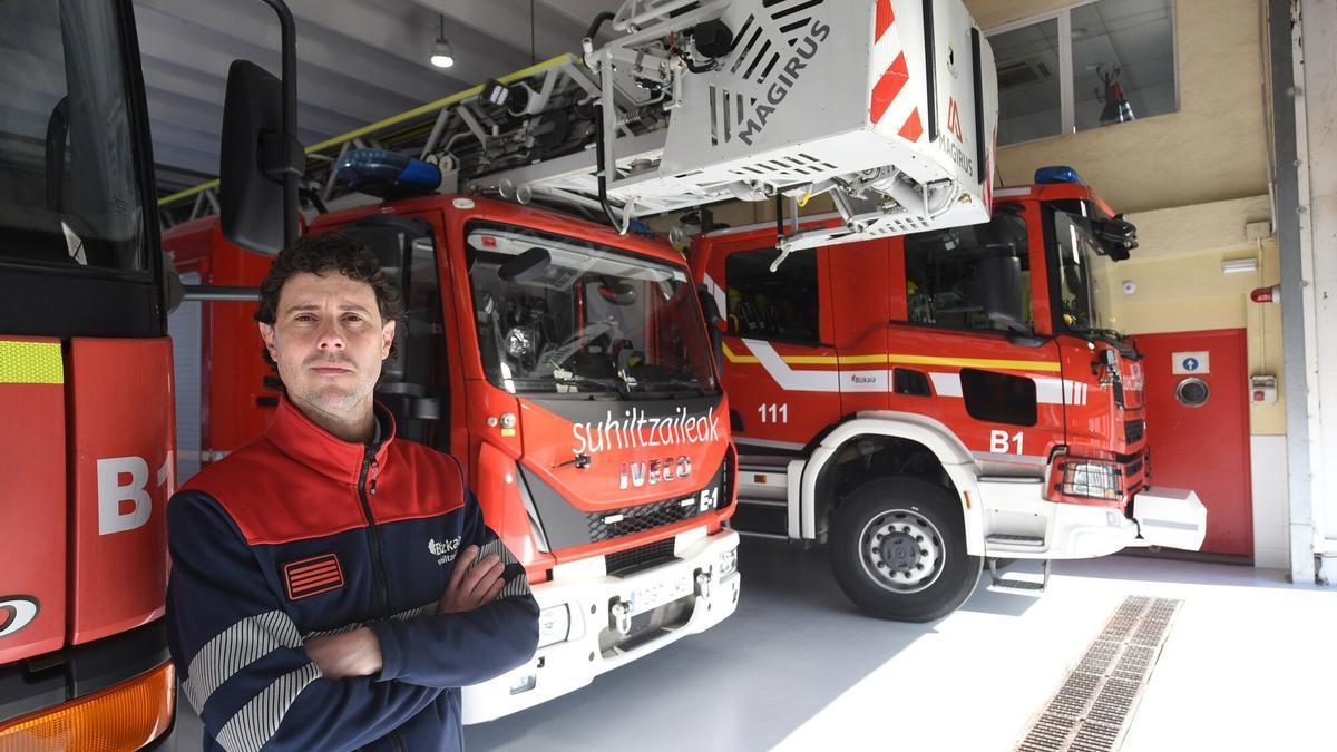 Xarles Sainz de Aja Gallastegi, subinspector de los bomberos.