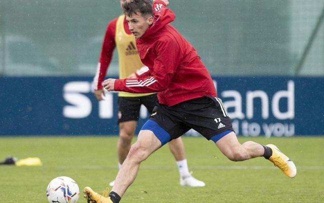 Ante Budimir, en un entrenamiento en Tajonar.