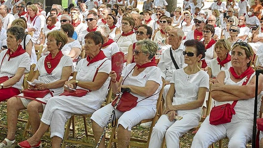 Público en el concierto de la banda ayer en Los Llanos. | FOTO: I.P.