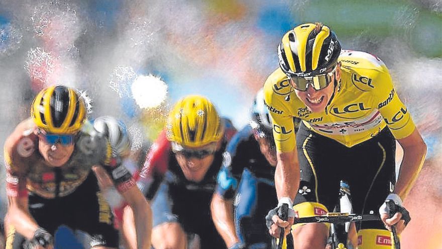 CYCLING-FRA-TDF2022-STAGE10