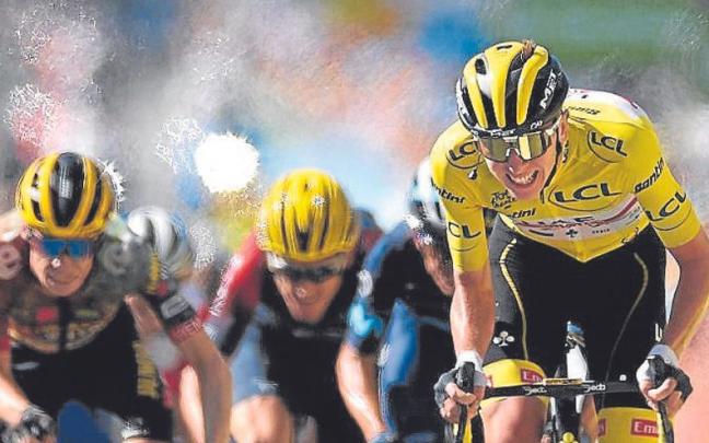 CYCLING-FRA-TDF2022-STAGE10