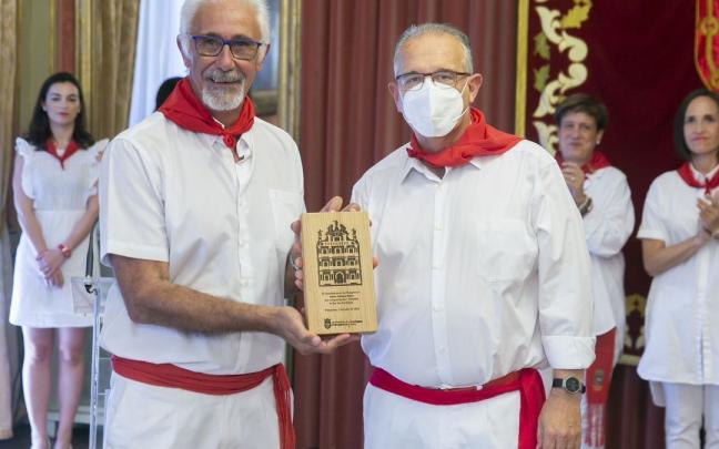 Maya ha aparecido en el homenaje al periodista Javier Solano con una mascarilla FFP2 y con la voz tomada.