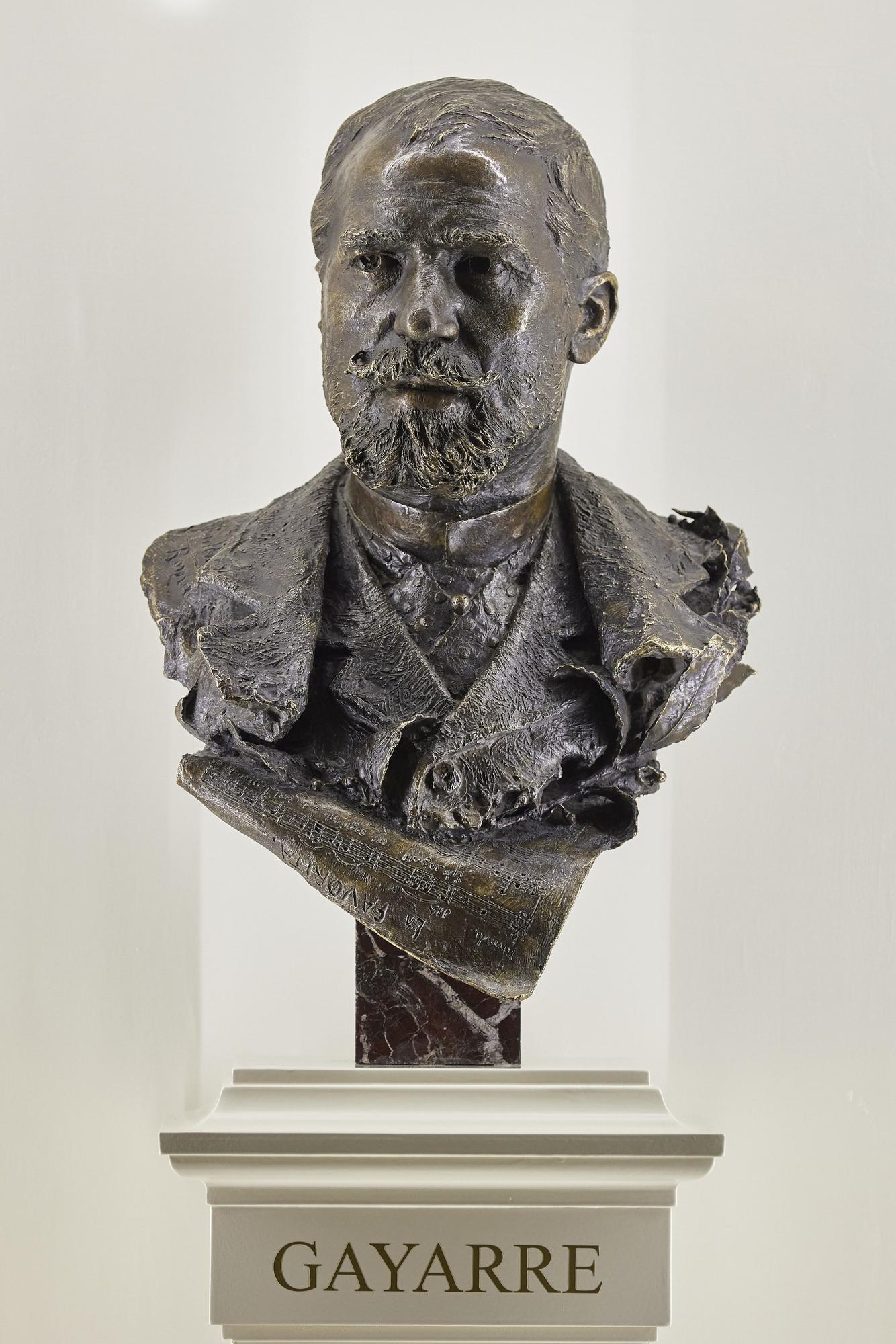 El busto de Julián Gayarre.