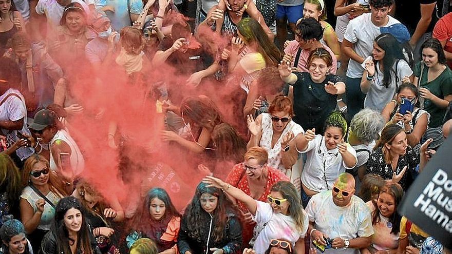 Uno de los lanzamientos de polvos de color.