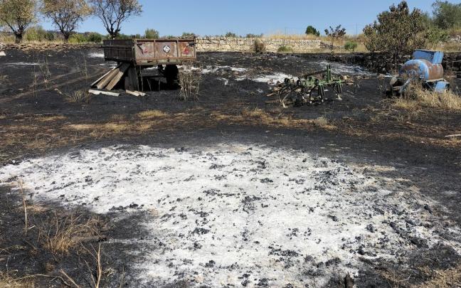 El incendio de Venta del Moro ha arrasado desde el domingo 1.300 hectáreas. El incendio de Venta del Moro ha arrasado desde el domingo 1.300 hectáreas.