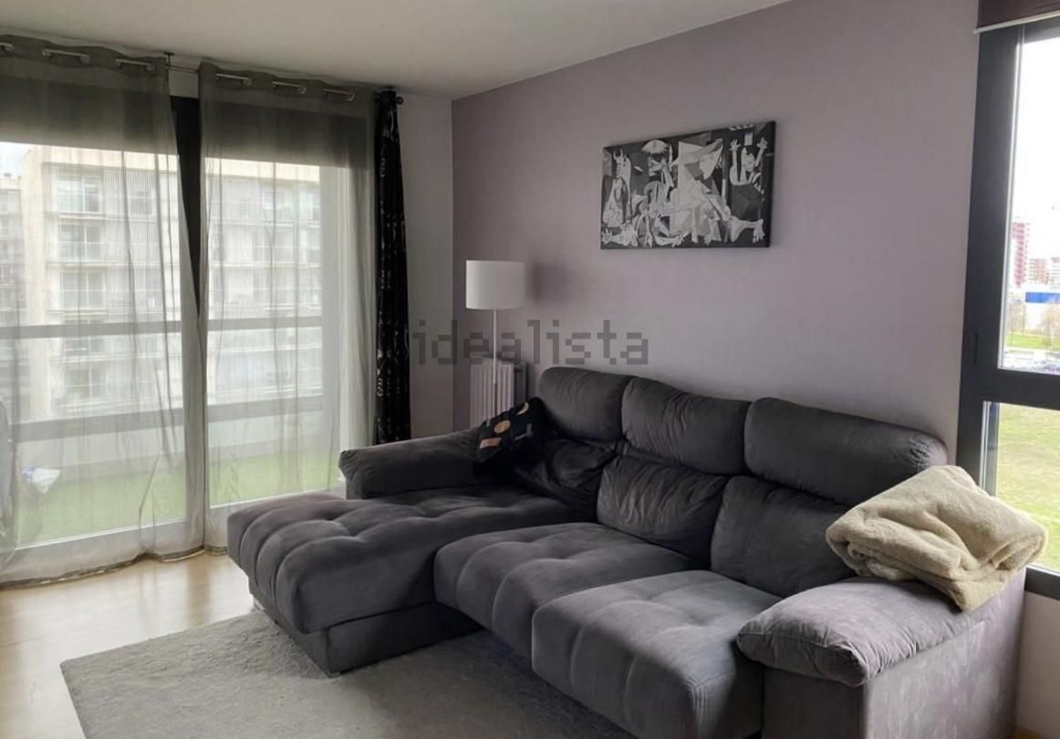 Piso de VPO en venta en Zabalgana.