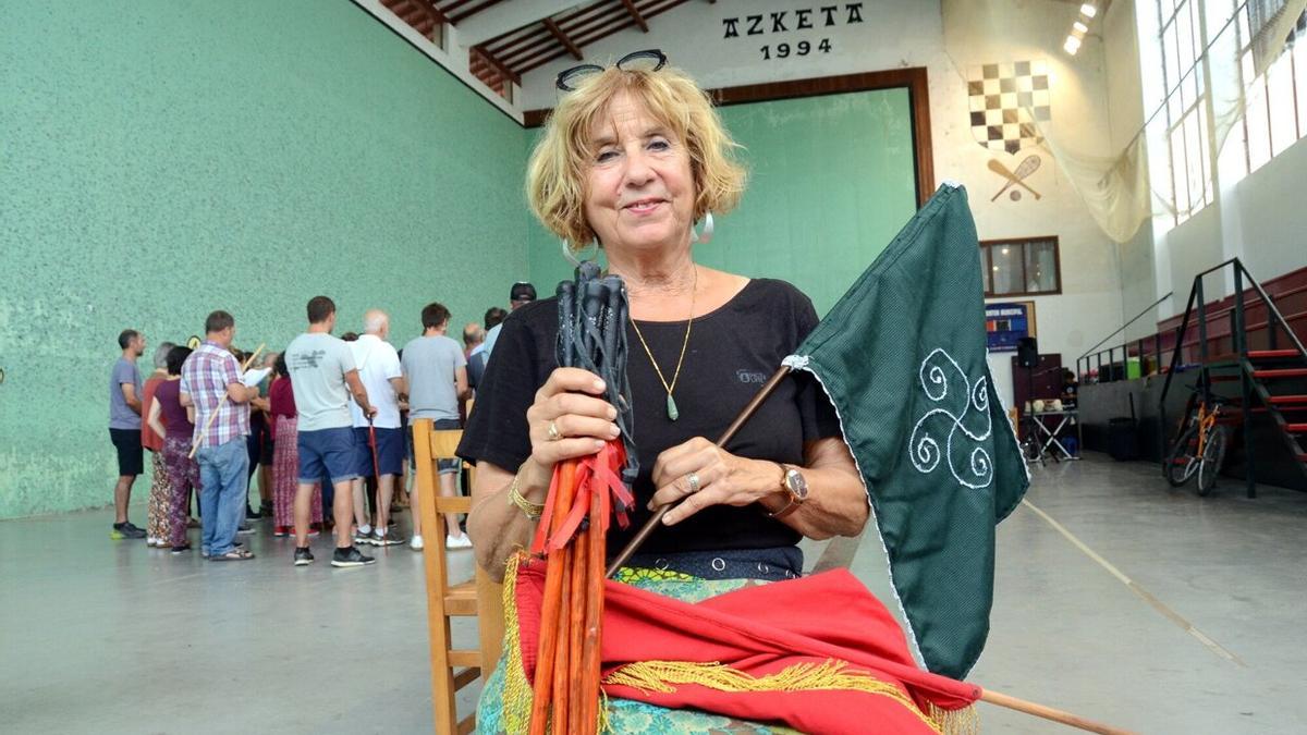 La regenta o directora, Pantxika Urruty.