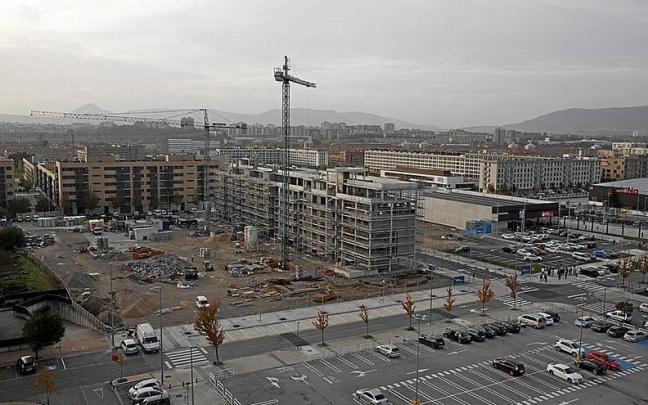 Buztintxuri, el barrio de Pamplona donde más personas viven en régimen de alquiler, un 42,9%. Buztintxuri, el barrio de Pamplona donde más personas viven en régimen de alquiler, un 42,9%.