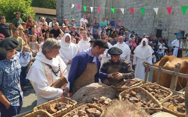 Los ferrones del monasterio analizaron el mineral llegado desde Bizkaia.
