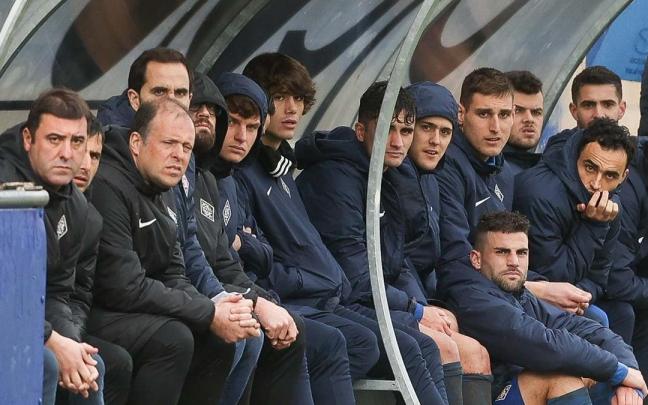 Julen Jon Guerrero estuvo todo el partido en el banquillo, por lo que su debut deberá esperar. Julen Jon Guerrero estuvo todo el partido en el banquillo, por lo que su debut deberá esperar.