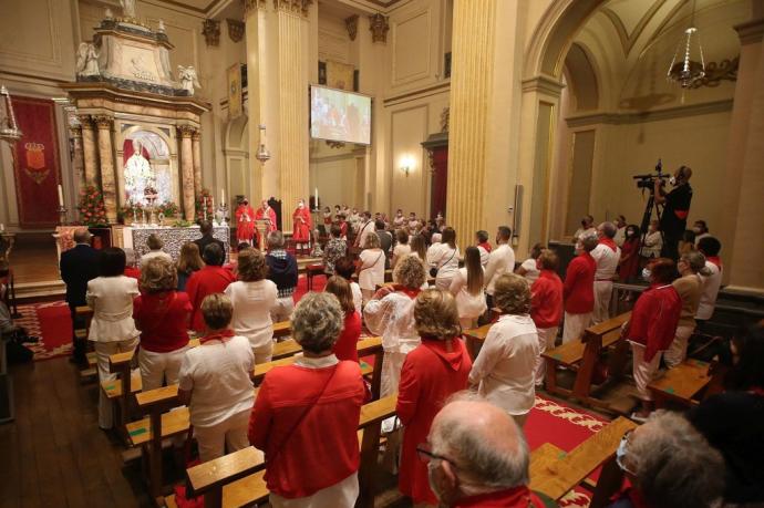 Celebración religiosa esta mañana en la capilla de San Fermín de la parroquia de San Lorenzo.