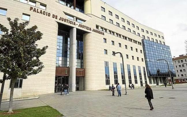 Fachada principal del Palacio de Justicia de Navarra