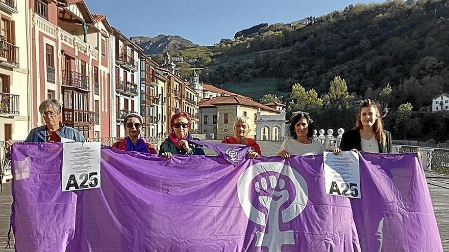 Presentación este lunes del programa del 25 de noviembre. | FOTO: N.G.