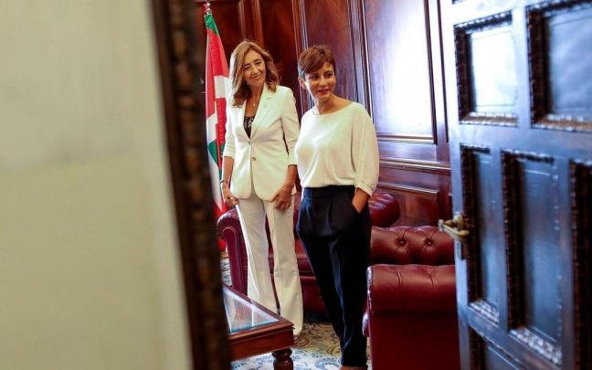 La ministra de Política Territorial, Isabel Rodríguez, con la consejera de Autogobierno, Olatz Garamendi La ministra de Política Territorial, Isabel Rodríguez, con la consejera de Autogobierno, Olatz Garamendi