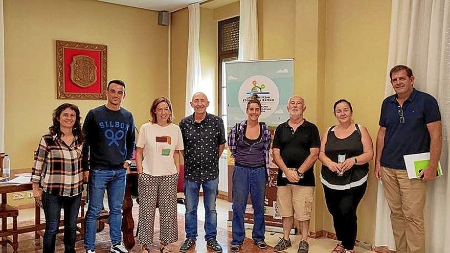 Participantes en la jornada participativa de ayer en el ayuntamiento de Murieta.