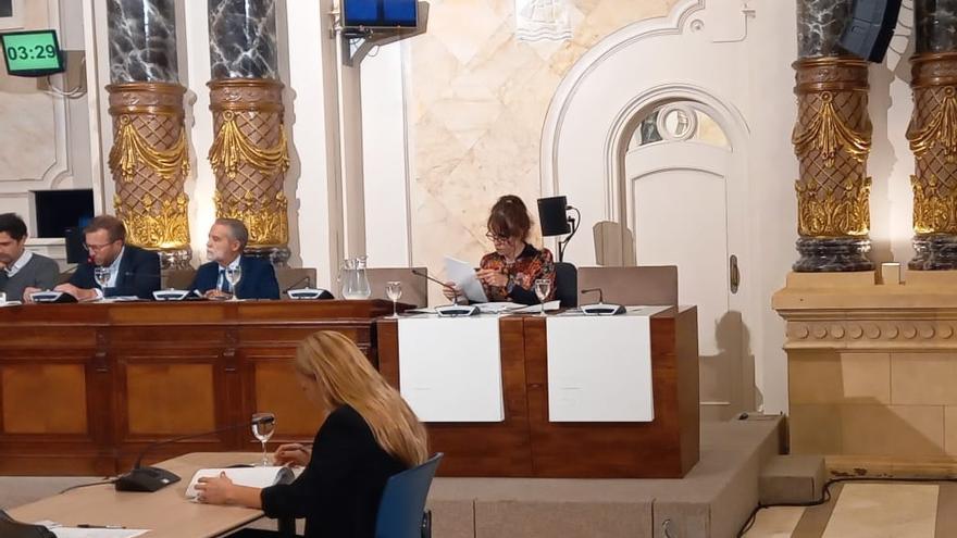 Aitzole Araneta, durante el pleno de Donostia que acepta la renuncia de Haizea Garay