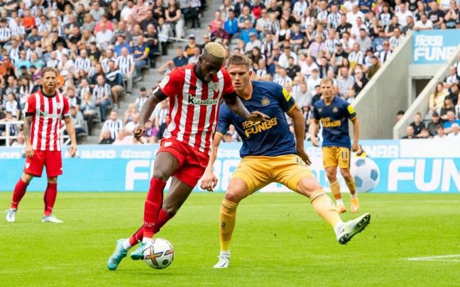 Iñaki Williams, en un lance del partido ante el Newcastle. Iñaki Williams, en un lance del partido ante el Newcastle.