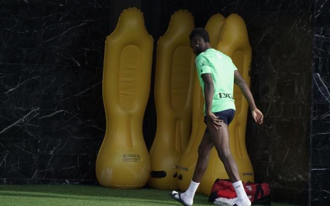 Iñaki Williams se retiró con molestias en la sesión de año nuevo en Lezama Iñaki Williams se retiró con molestias en la sesión de año nuevo en Lezama