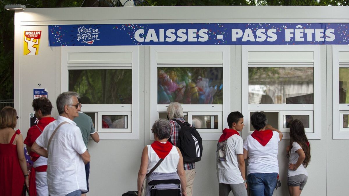 Una de las taquillas de acceso al recinto ferial de Baiona.