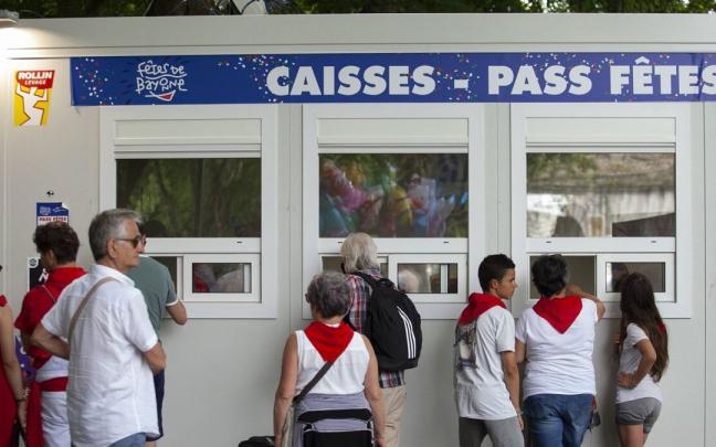 Una de las taquillas de acceso al recinto ferial de Baiona.