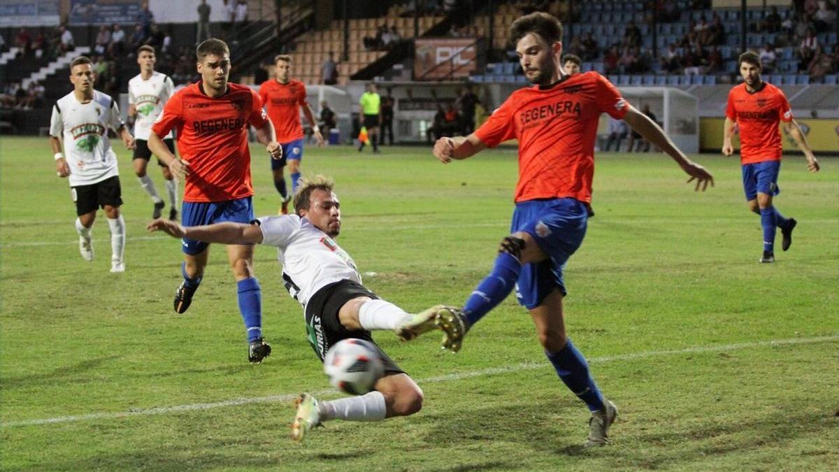 Lance del partido de ida, disputado en el Ciudad de Tudela.