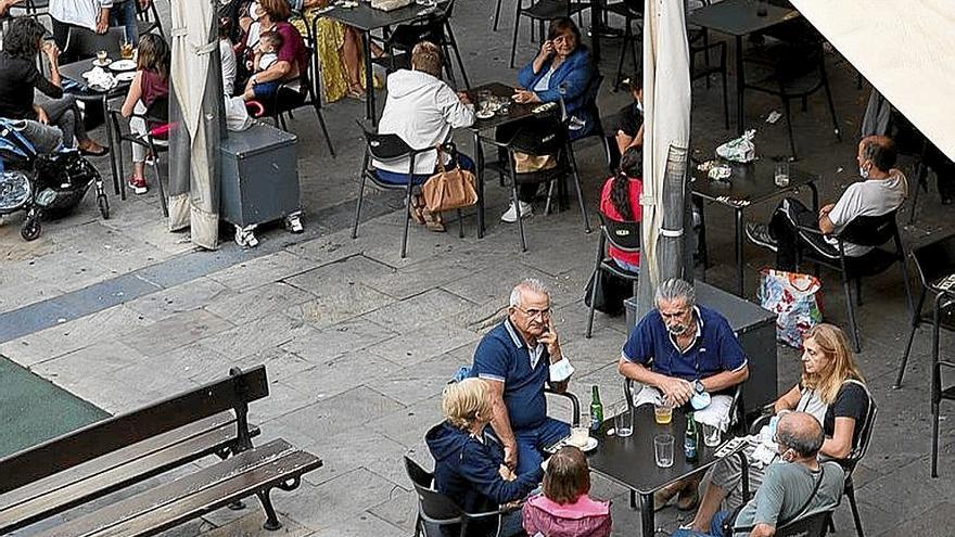 Una terraza de hostelería en la vía pública de Tolosa. | FOTO: M.S.S.