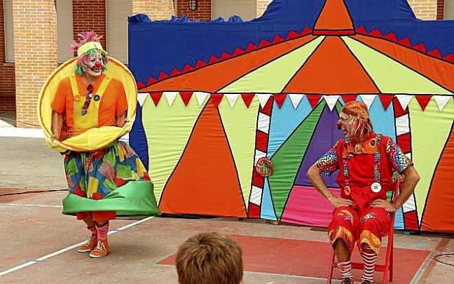 Un espectáculo de entretenimiento para los pequeños.