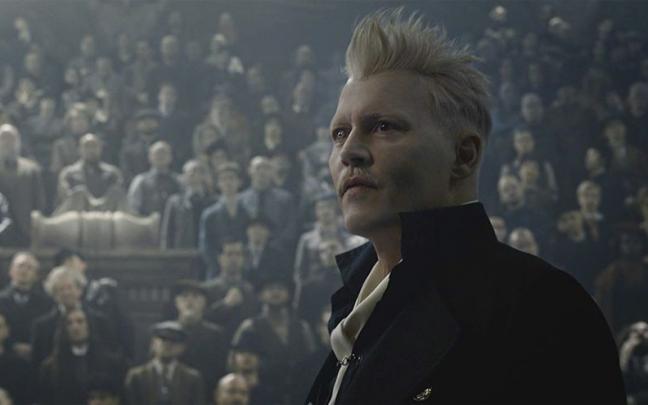 Johnny Depp caracterizado como Grindelwald en 'Animales Fantásticos: Los crímenes de Grindelwald'. Johnny Depp caracterizado como Grindelwald en 'Animales Fantásticos: Los crímenes de Grindelwald'.