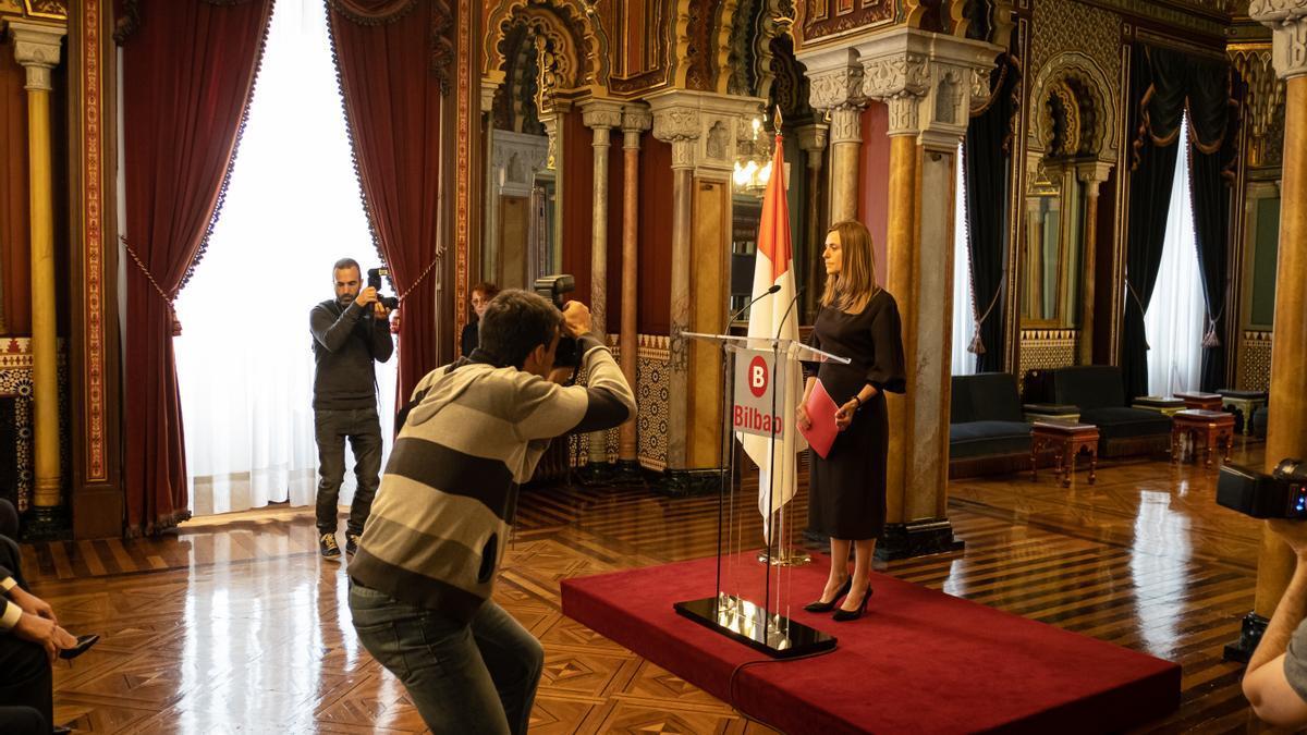 Escena de la serie 'Intimidad' grabada en el Ayuntamiento de Bilbao