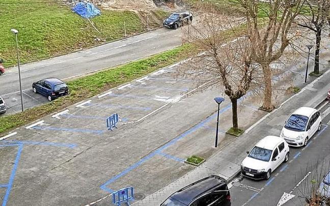 La parcela que se ha convertido en parking. | FOTO: N.G.