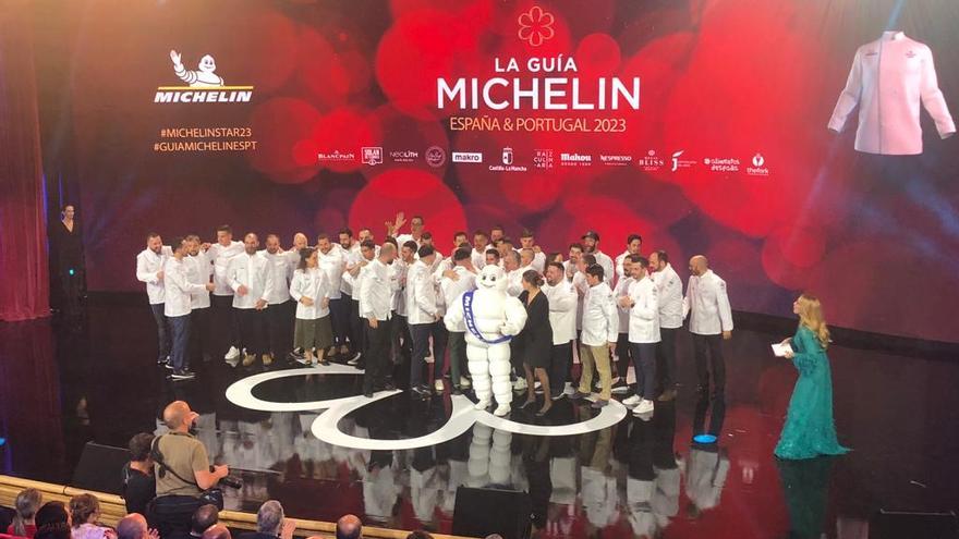 Foto de grupo de las nuevas estrellas de la 'Guia Michelin España & Portugal 2023'