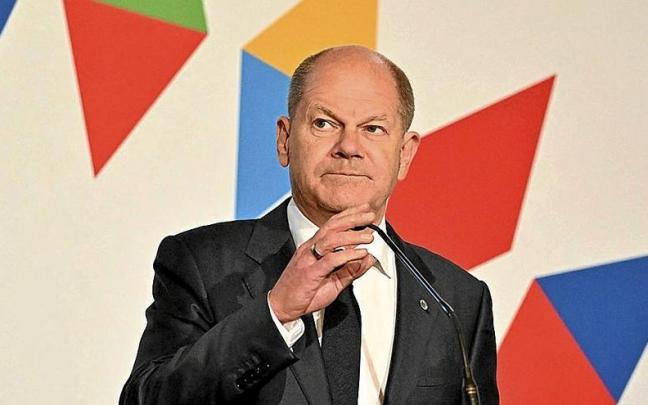 El canciller alem&aacute;n, Olaf Scholz, durante su comparecencia del viernes en Praga.