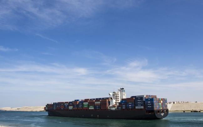 El número de barcos que pasaron por el canal de Suez en ambas direcciones alcanzó los 22.032, El número de barcos que pasaron por el canal de Suez en ambas direcciones alcanzó los 22.032,