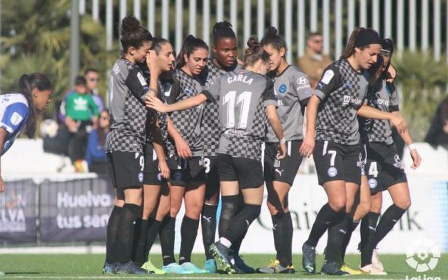 Las Gloriosas celebran uno de los goles conseguidos este domingo en Huelva