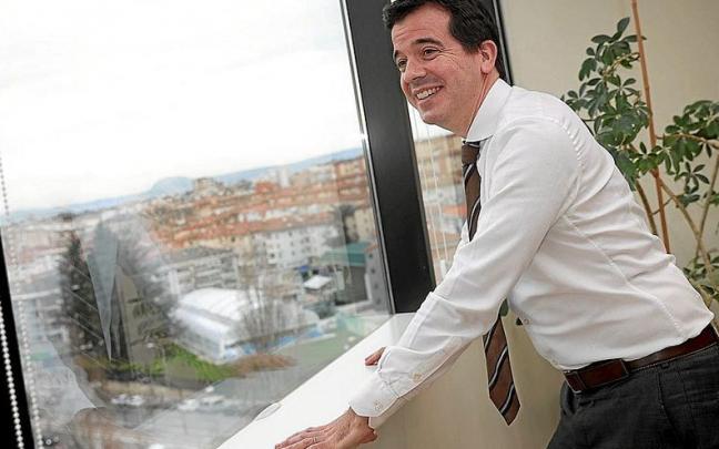 El consejero Irujo analiza los retos econ&oacute;micos de la Comunidad